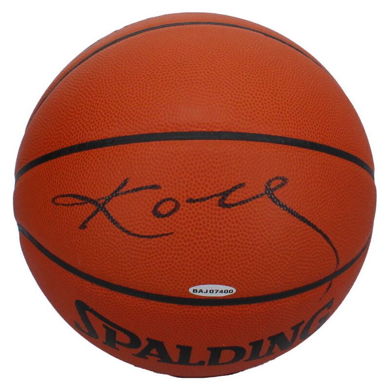 Kobe Bryant Autographed Los Angeles Lakers Official Game Basketball UDA