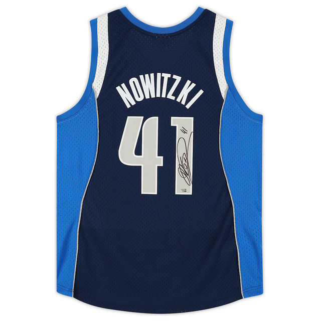 Dirk Nowitzki Autographed Dallas Mavericks 2010 Blue Nike Jersey Fanatics