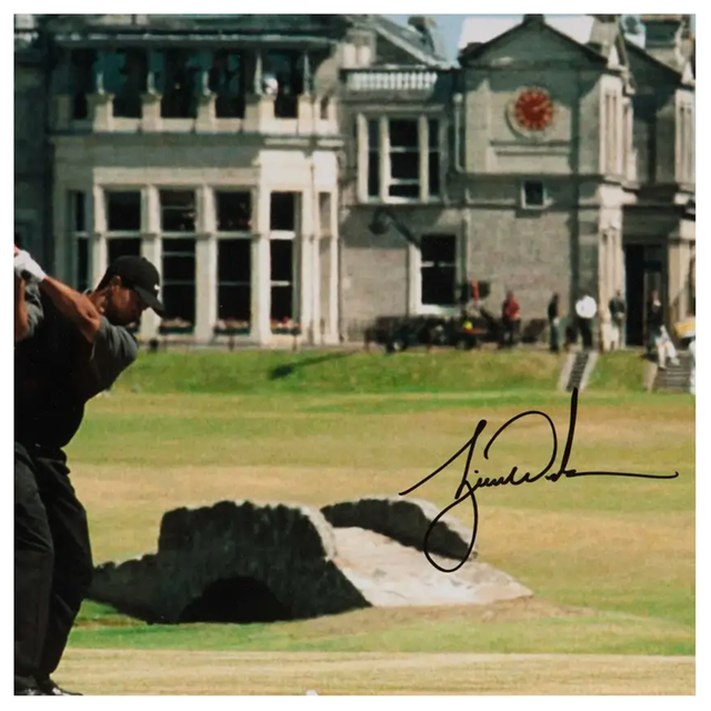 Tiger Woods Autographed "2000 British Open" 20" x 24" Photograph UDA