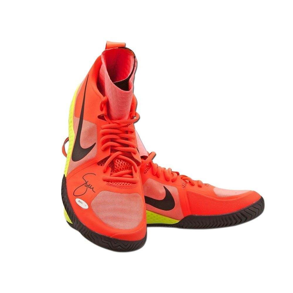 SERENA WILLIAMS Autographed Pink Nike Flare Shoes UDA