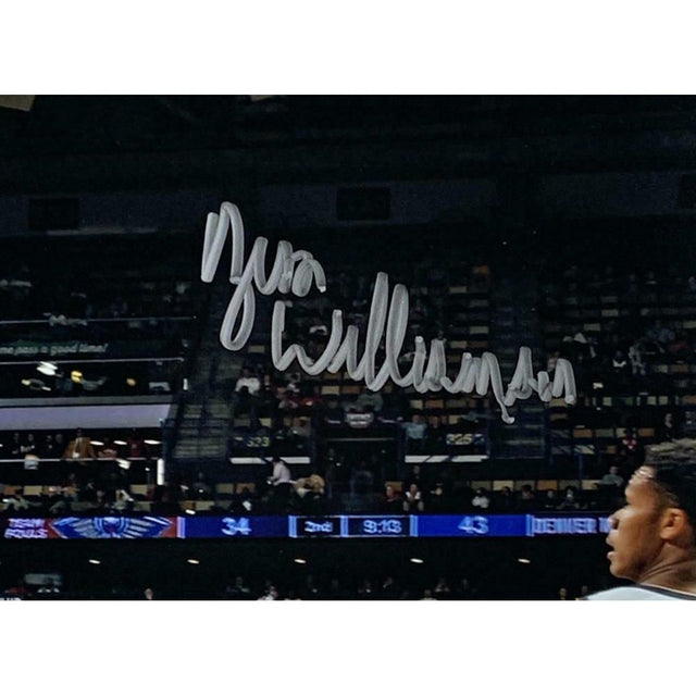 ZION WILLIAMSON Autographed New Orleans Pelicans "Lay Up" 16" x 20" Photograph FANATICS