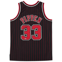 SCOTTIE PIPPEN Autographed Chicago Bulls Pinstripe Mitchell & Ness Jersey FANATICS