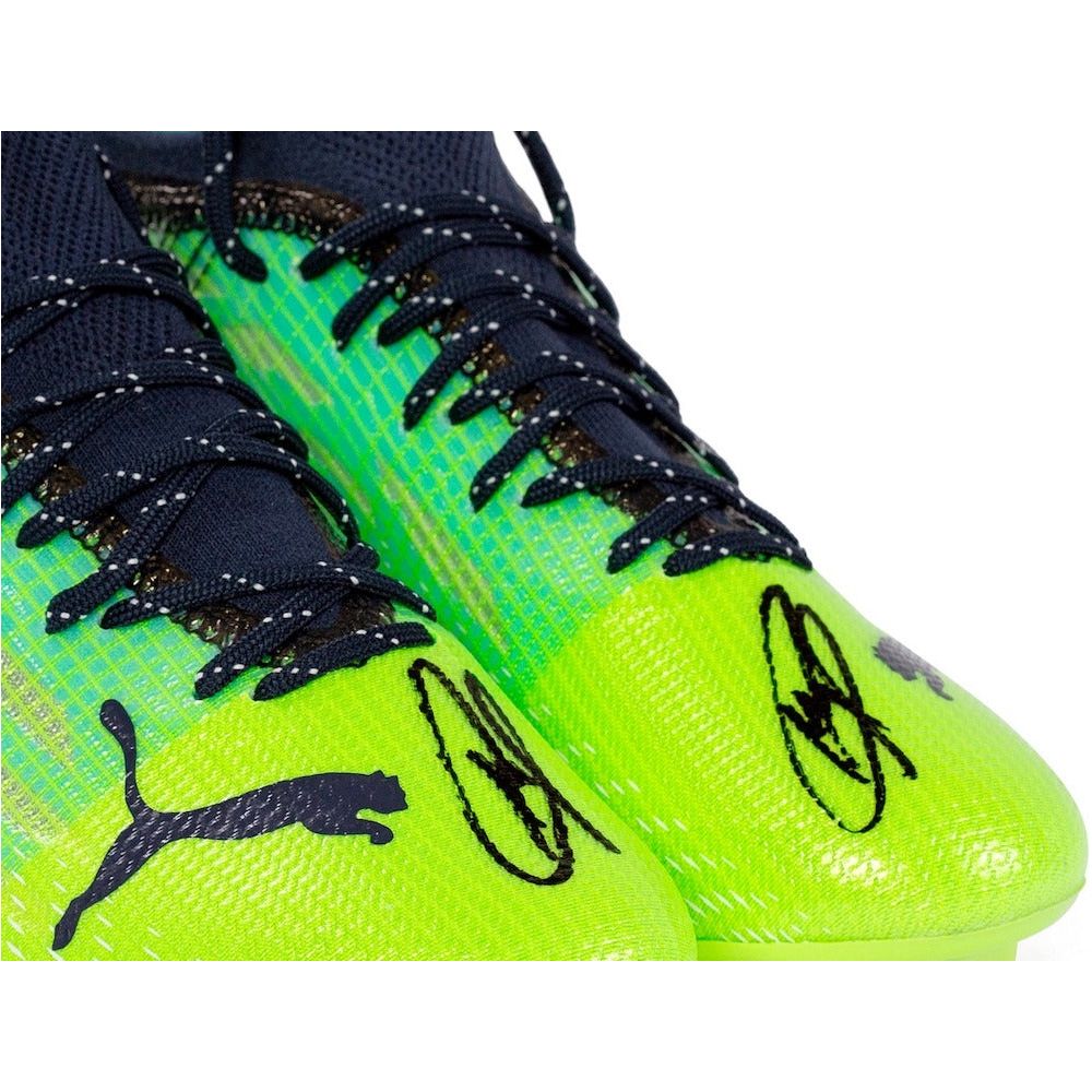 CHRISTIAN PULISIC Autographed Green Puma Ultra 1.3 Cleats PANINI LE 25