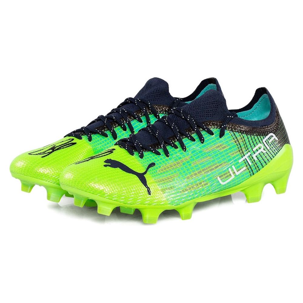 CHRISTIAN PULISIC Autographed Green Puma Ultra 1.3 Cleats PANINI LE 25