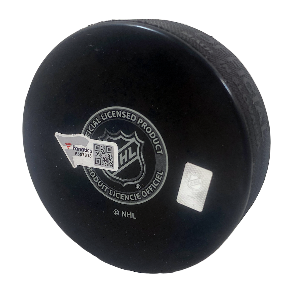 AUSTON MATTHEWS Autographed "2022 HART" Maple Leafs Logo Puck FANATICS