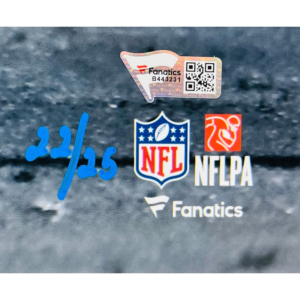 DERRICK HENRY Autographed Tennessee Titans 16" x 20" Photo FANATICS LE 22/25