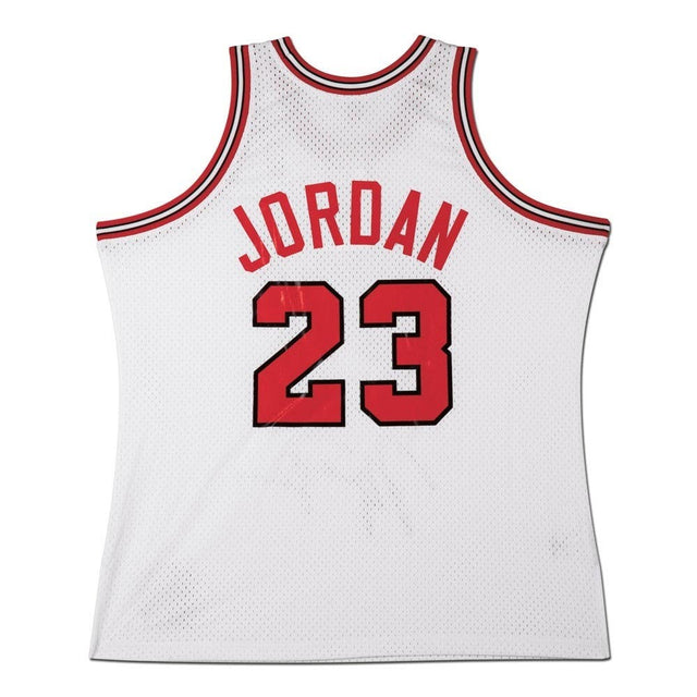 MICHAEL JORDAN Autographed Chicago Bulls 1991-92 White Authentic Mitchell & Ness Jersey UDA