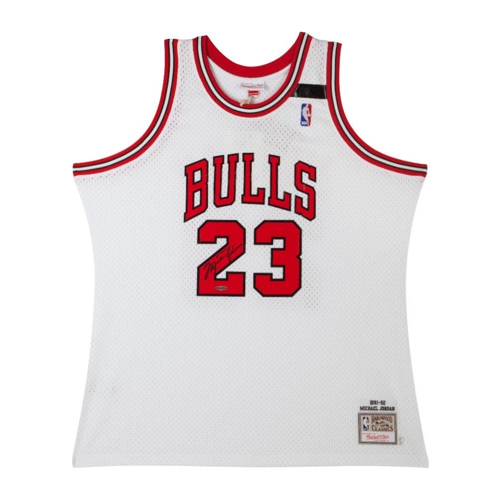 MICHAEL JORDAN Autographed Chicago Bulls 1991-92 White Authentic Mitchell & Ness Jersey UDA